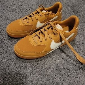 Nike Women's Brown and White Sneakers Size 9 NWOT